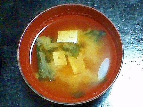 木綿豆腐とわかめの味噌汁